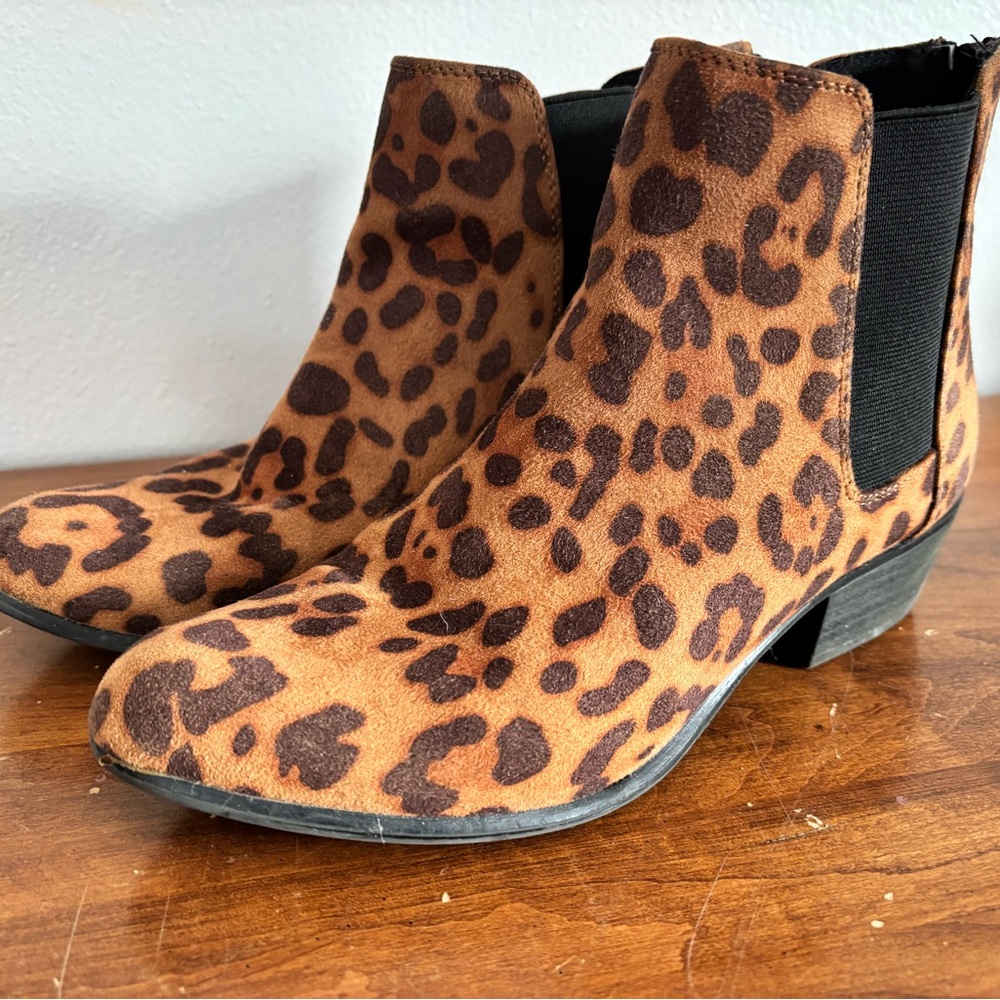 Leopard Print Ankle Booties Block Heel Animal Print Size 7.5 Medium